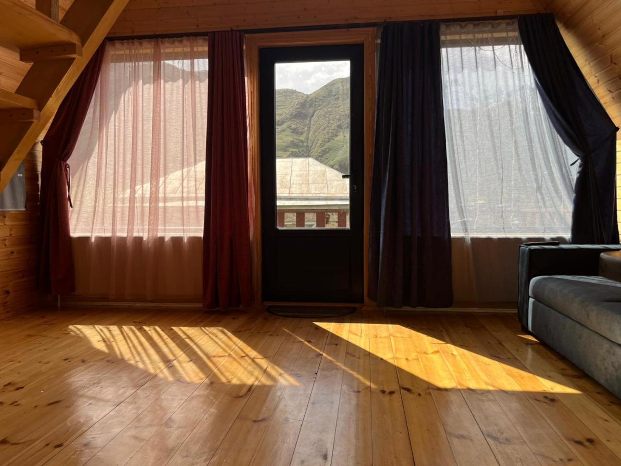 Vaso-Levani Kazbegi Cottage エクステリア 写真